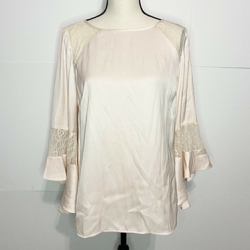 NWT Chico's Black Label Pale Pink Lace Inset Top Sz 0 (4) Trumpet Sleeve NEW